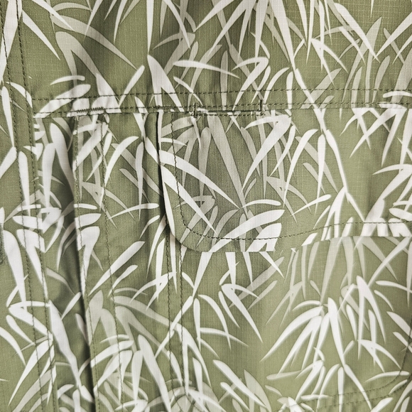 Duluth Trading Co Green and White Casual Button Down Shirt - Picture 3 of 8